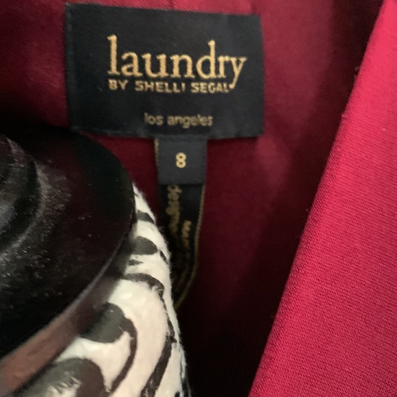 Pretty red dress - Picture 2 of 3